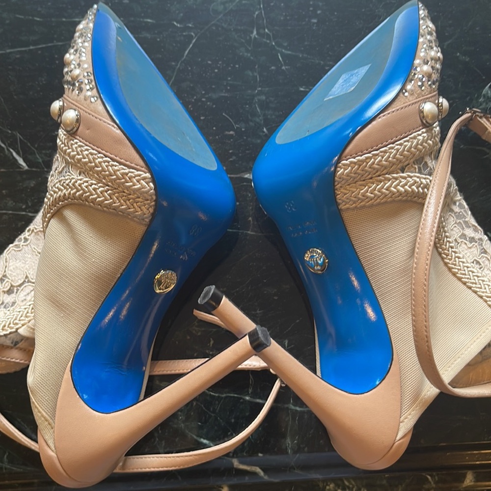 Designer shoes - Picture 4 of 9
